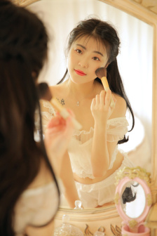 被催眠的少妇